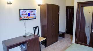 Гостиница Гостевой Дом Топаз Адлер Двухместный номер «Комфорт» с 1 кроватью или 2 отдельными кроватями-6